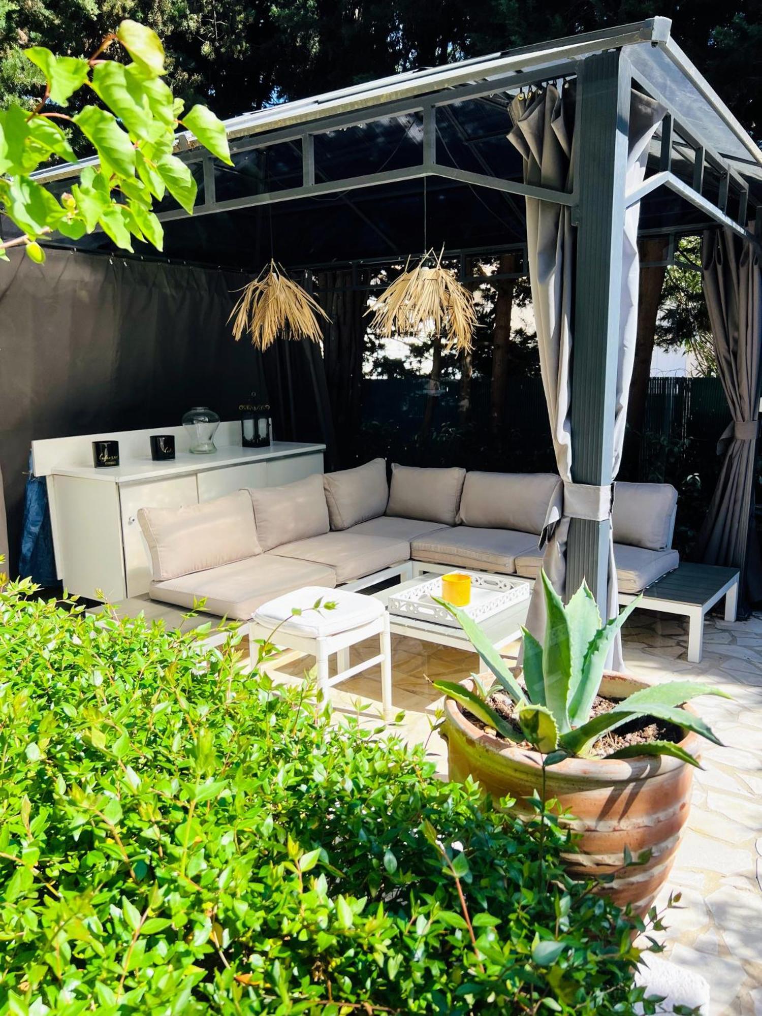 Superbe Avec Terrasse Jardin Et Parking Prive Apartamento