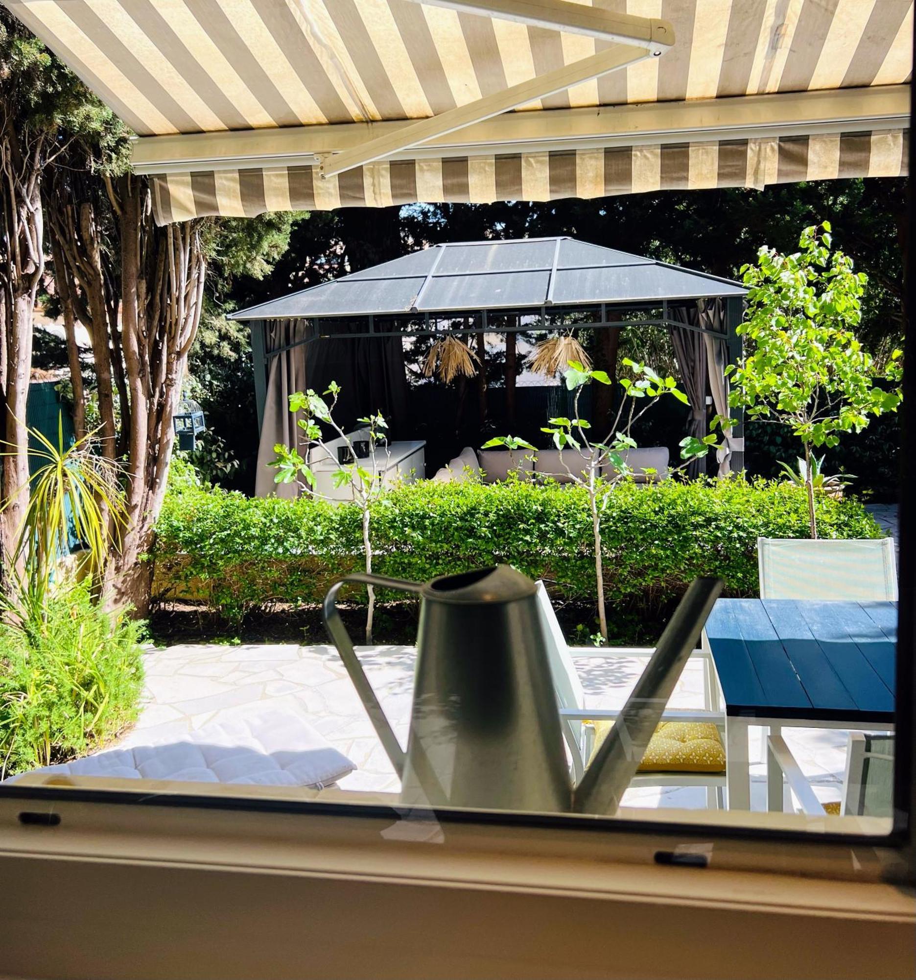 Superbe Avec Terrasse Jardin Et Parking Prive Apartamento
