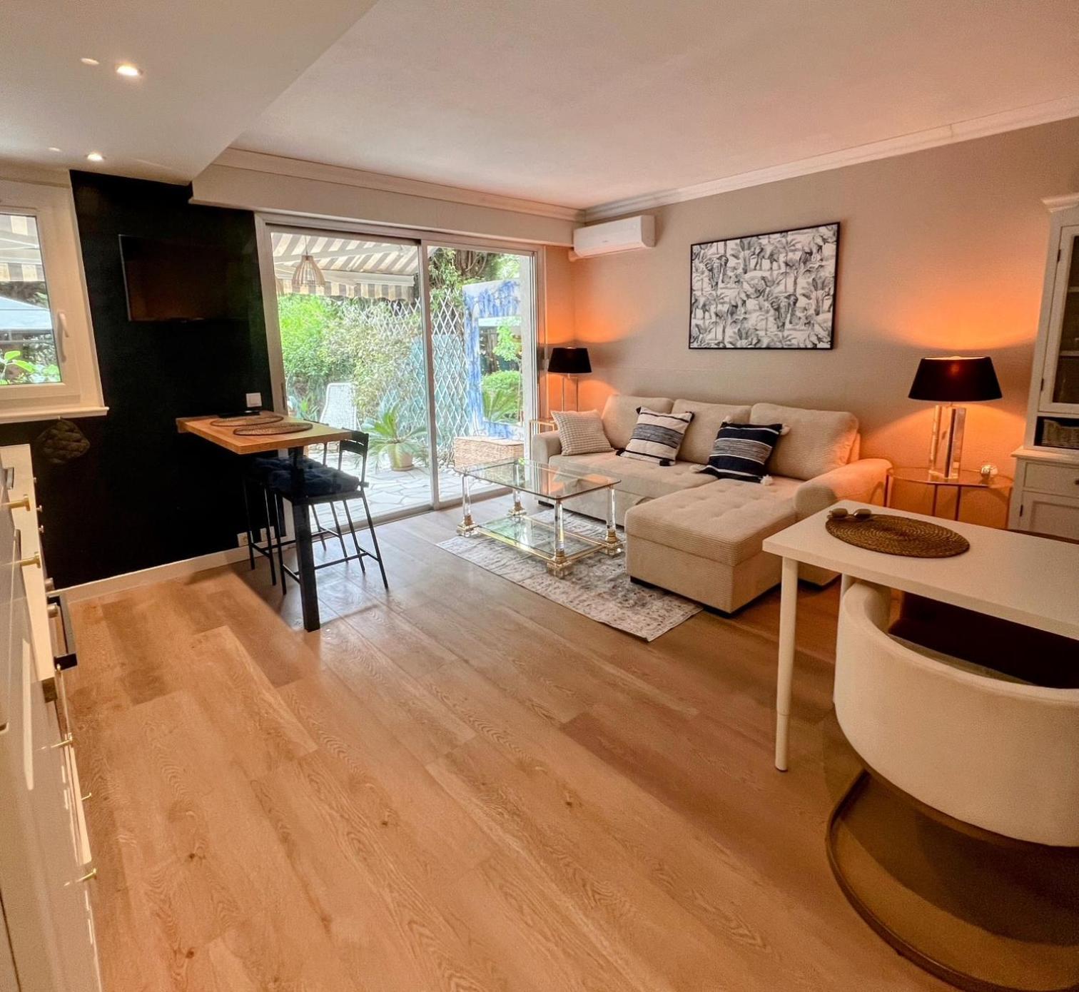 Apartamento Superbe Avec Terrasse Jardin Et Parking Prive *